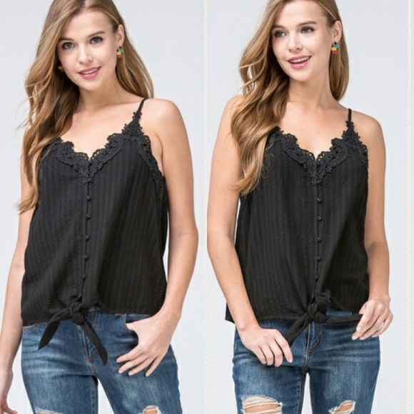 Tops - ✔️CLEARANCE! Black tie front tank with lace trim